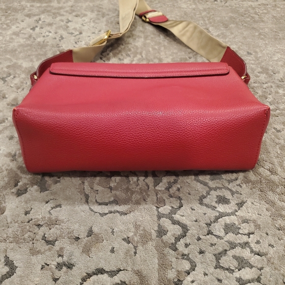 Burberry Medium Vintage Check Note Leather Logo Strap Crossbody Bag in Red - Picture 4 of 8